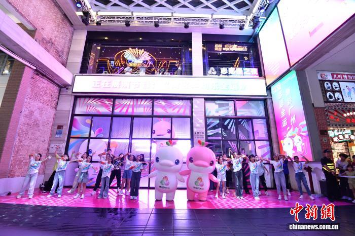 广州橱窗剧场点亮城市志愿精神：志愿者之夜演