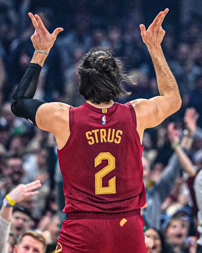 斯特鲁斯复出首秀高效难救骑士 赫德低迷成关键