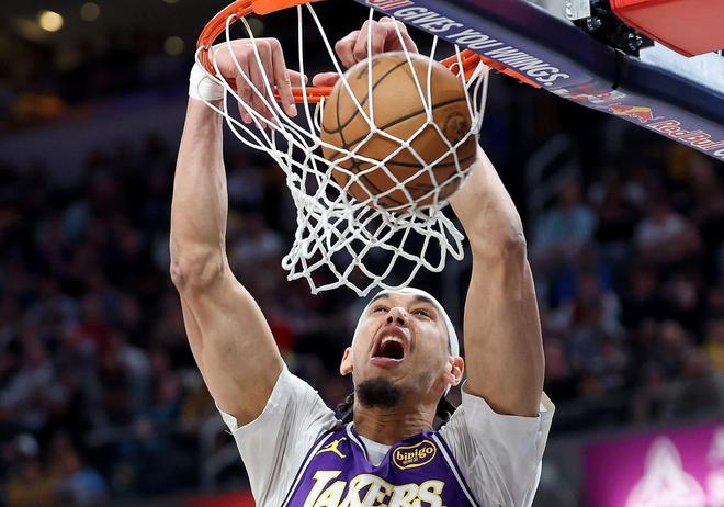 海斯单场5盖帽压制克拉克斯顿 湖人防守统治力震