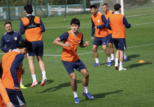 山东泰山备战关键战 外援缺席球员复出备战大连