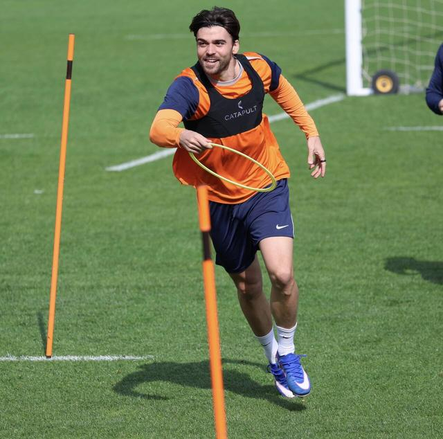 山东泰山备战关键战 外援缺席球员复出备战大连