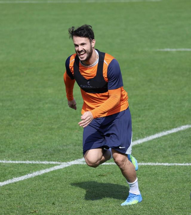 山东泰山备战关键战 外援缺席球员复出备战大连