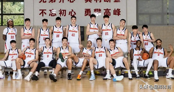 崔永熙惊险扣篮遭封盖 广东宏远主场险些失守