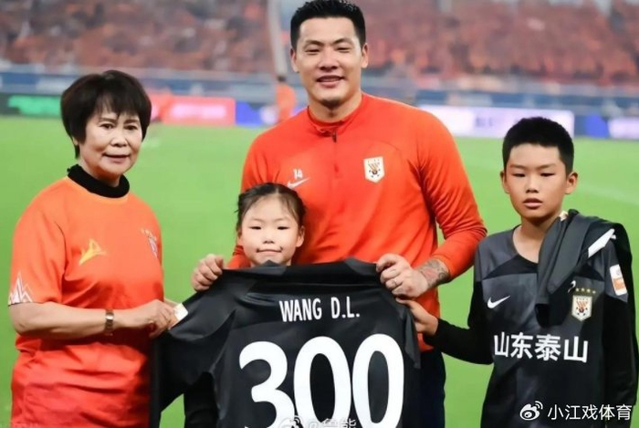 王大雷直播回应方昊失误：情绪失控发飙引热议